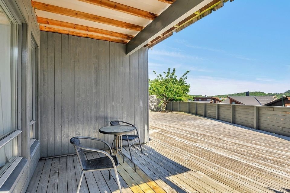 Terrasse utenfor stue. Galleribilde