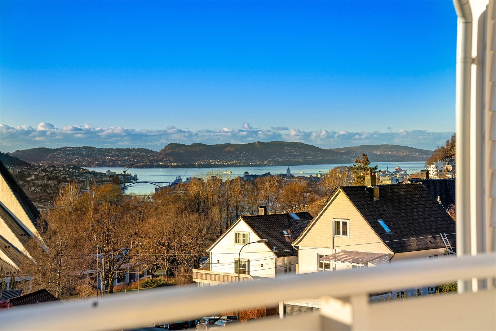 Nydelig utsikt mot Byfjorden og Askøy i det fjerne! Galleribilde