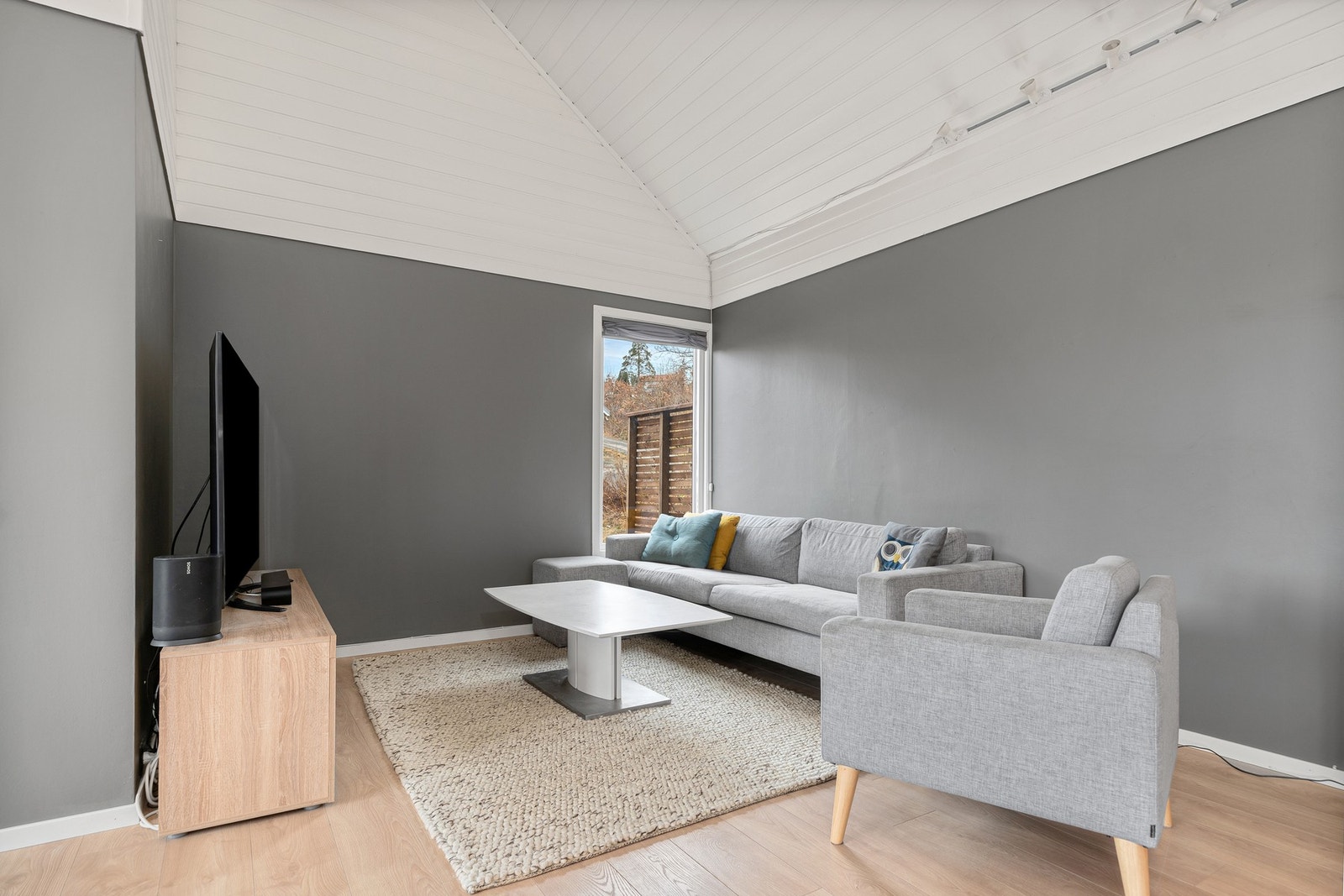 Naturlig plassering av tv-stue. Det er fibertilkobling for både Telenor og Altibox Galleribilde