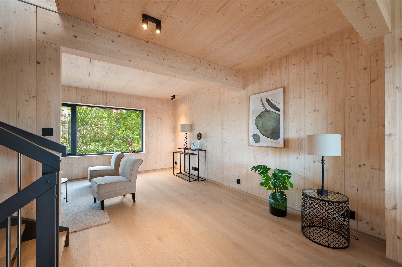 Stue sett fra trapp Galleribilde