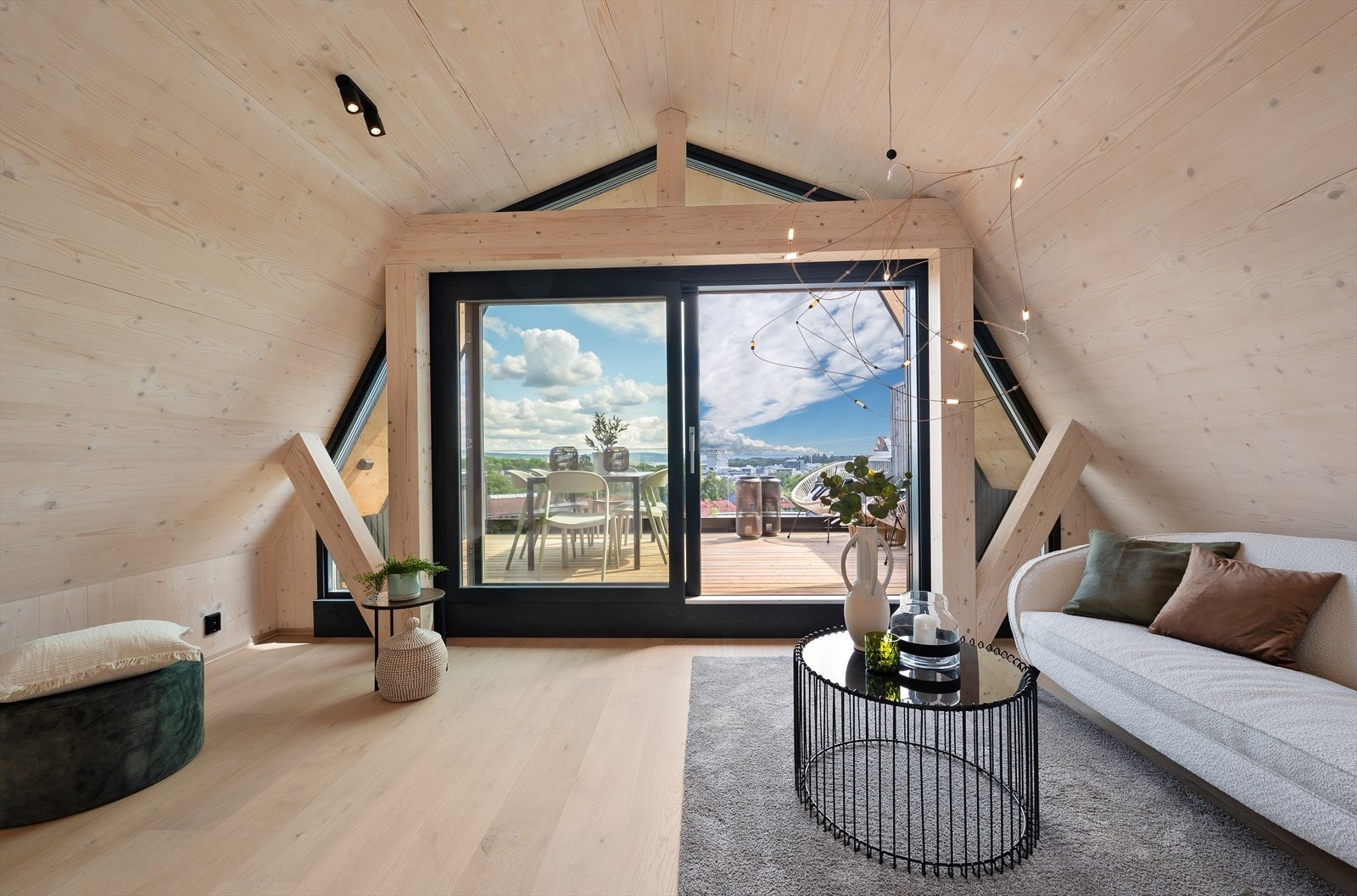 Loftsstuen Galleribilde