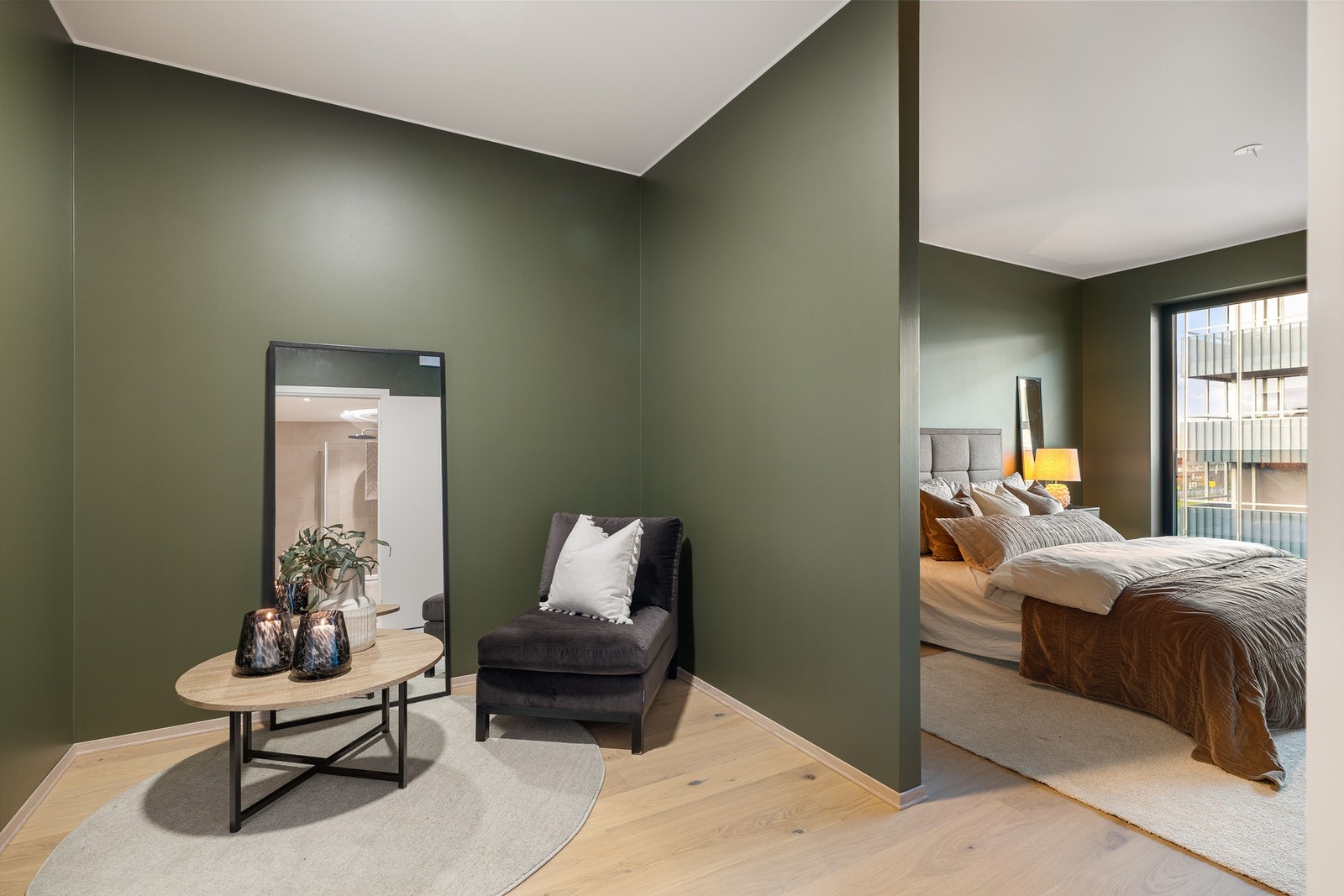 Hovedsoverom med walk-in closet Galleribilde