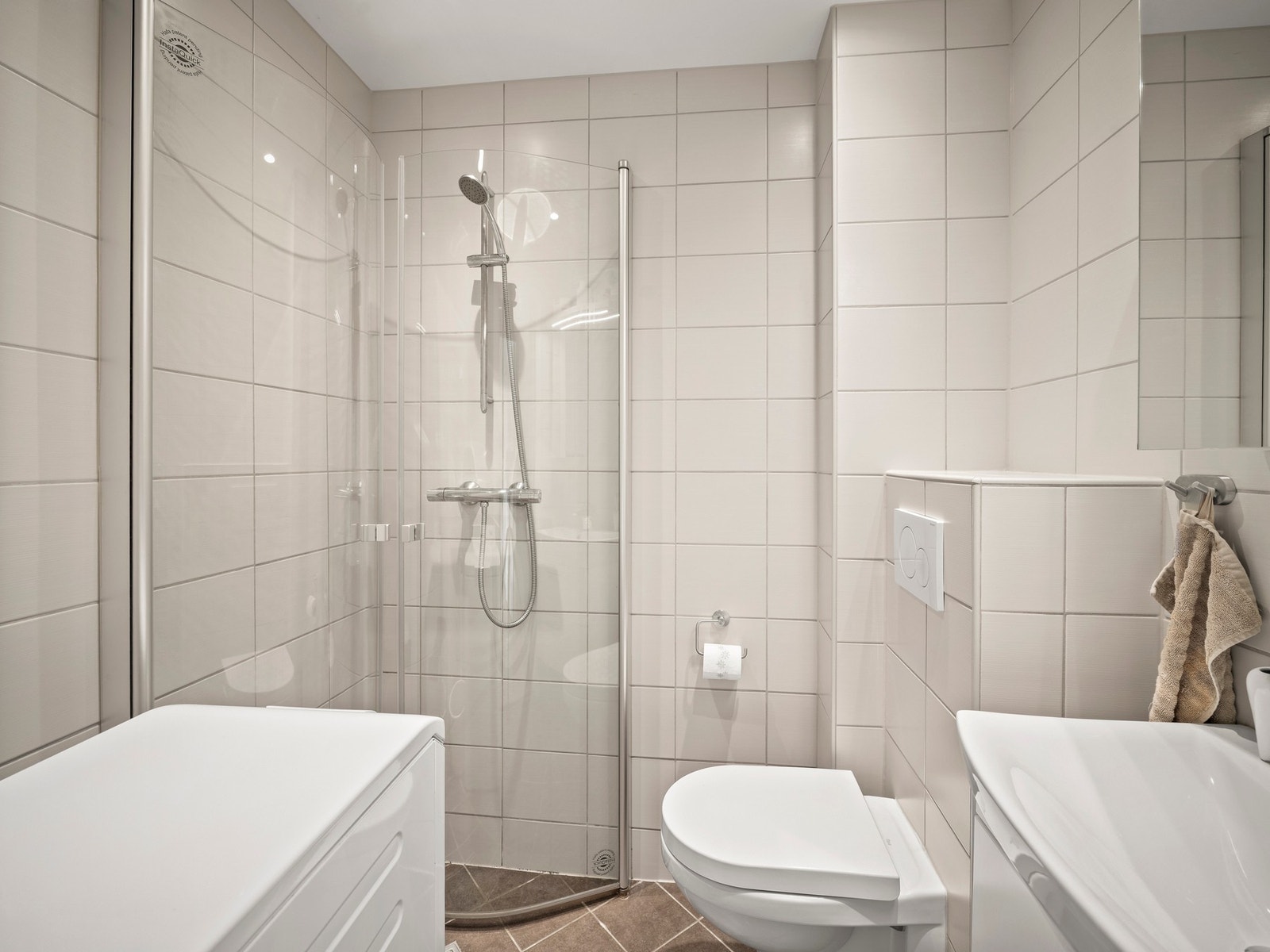 Pent og moderne bad rehabilitert i regi av sameiet i 2018. Galleribilde