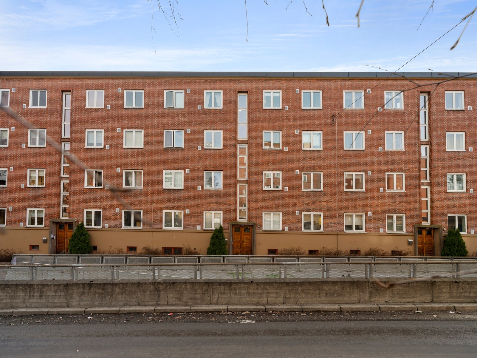 Fasade - Klassisk teglsteinsgård på Sinsen. Galleribilde