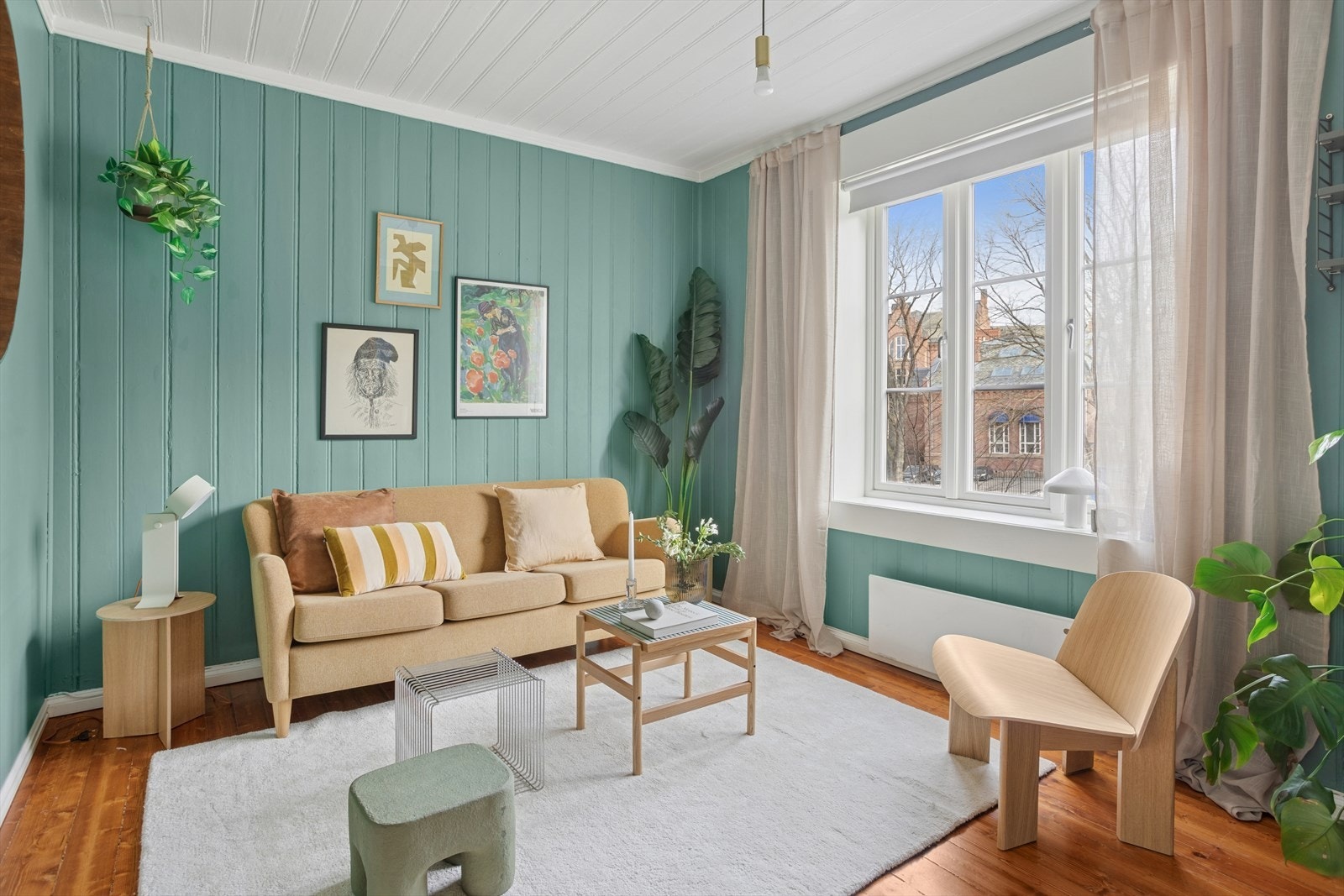 Dette er en sjarmerende ett-roms andelsleilighet med en populær beliggenhet i Gråbeinkvartalet" på Sofienberg i Oslo, like ved Botanisk hage. Galleribilde