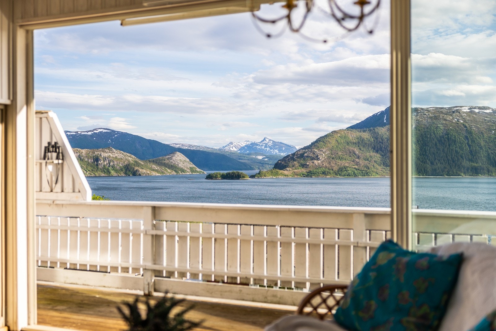 EIE eiendomsmegling har gleden av å presentere Langbakken 8 - En flott enebolig beliggende attraktivt til på Hemnesberget Galleribilde