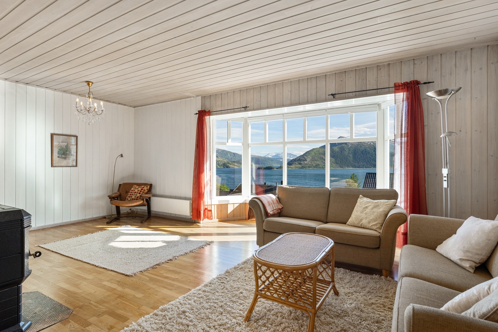 Romslige rom er gjennomgående - Det gjør det enkelt for ny eier å sette sitt eget preg på inventar Galleribilde