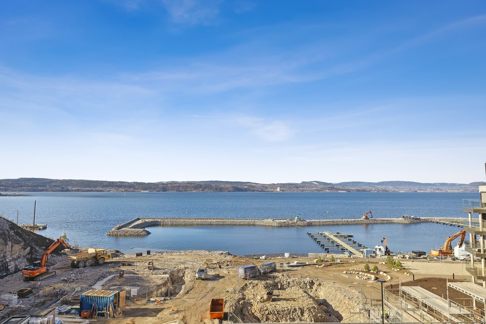 Leiligheten er ideell for deg som søker en moderne og komfortabel bolig med høy standard og en god beliggenhet. Galleribilde