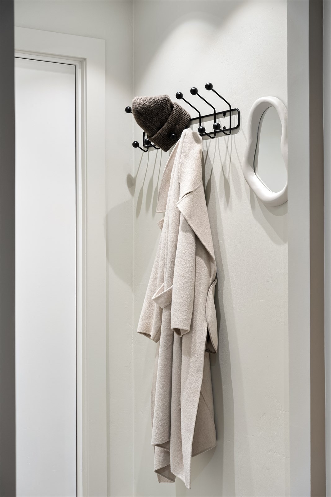 Plass for klesavheng i gangen Galleribilde