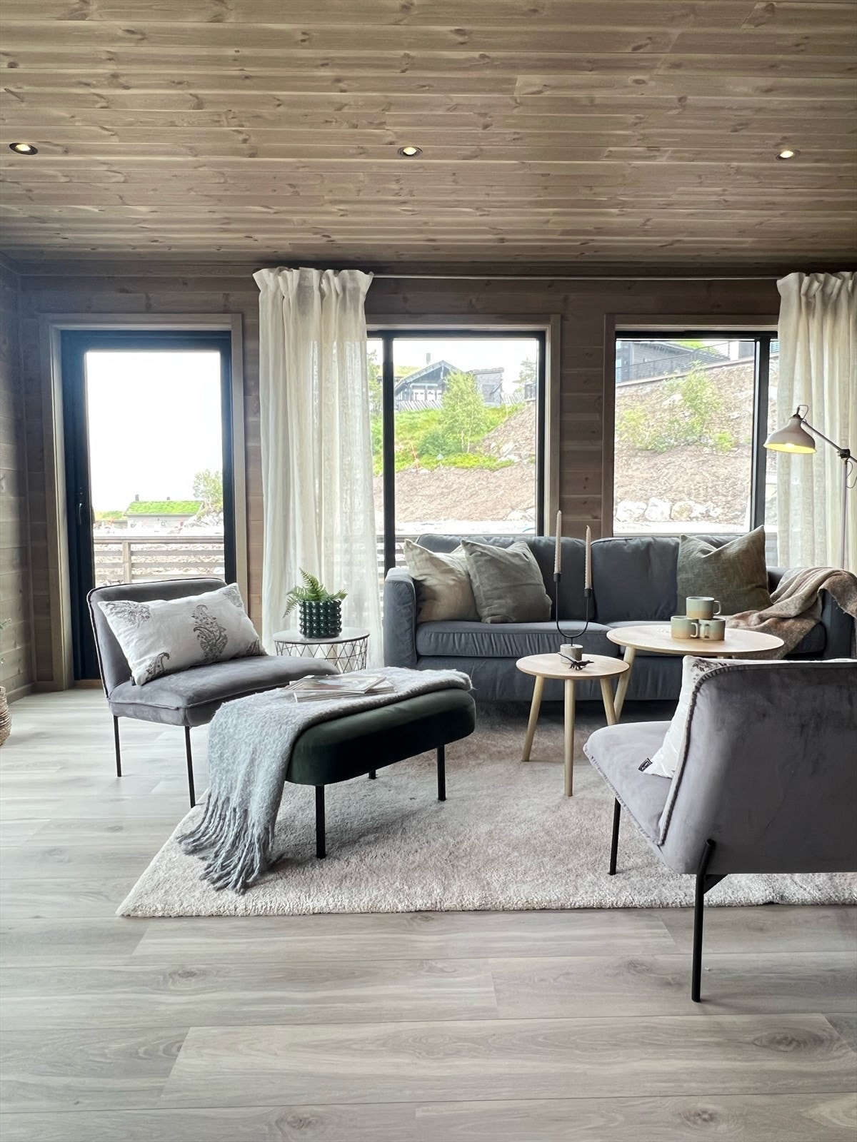 Utgang terrasse fra stue. Galleribilde