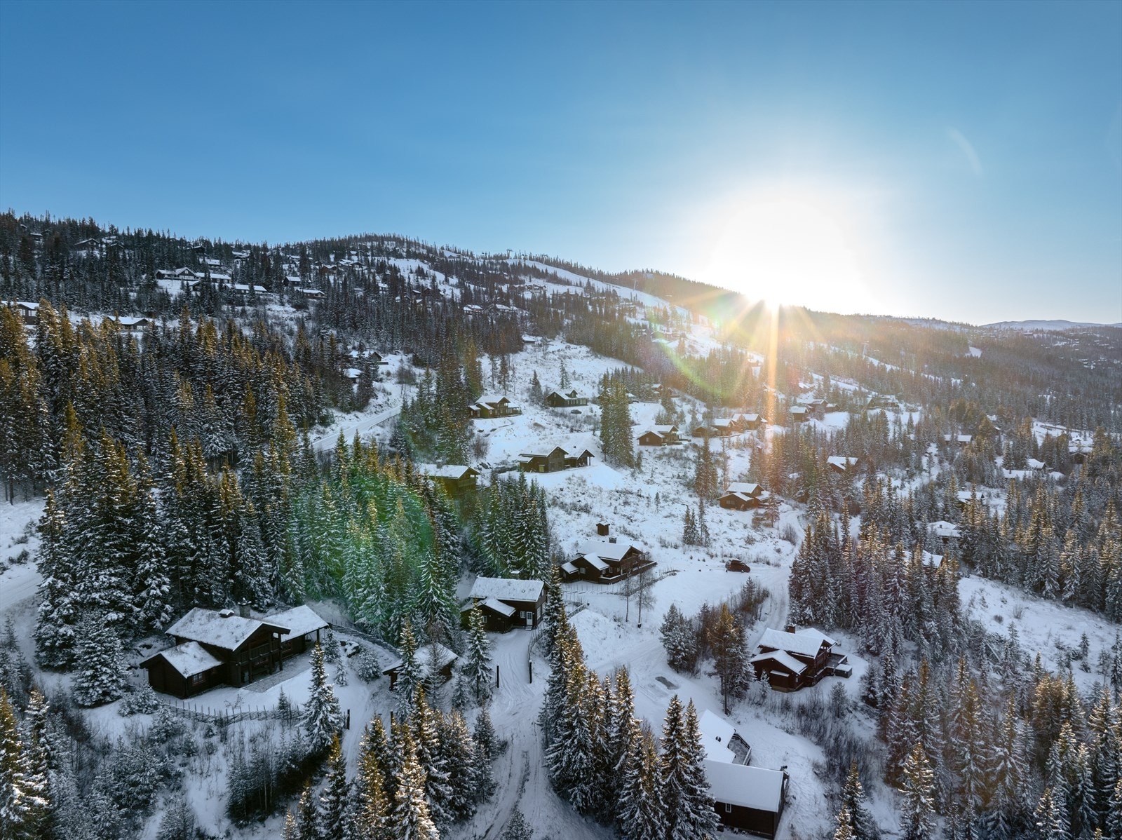 Tilgang til nedfart i alpinsenteret i enden av vegen Galleribilde