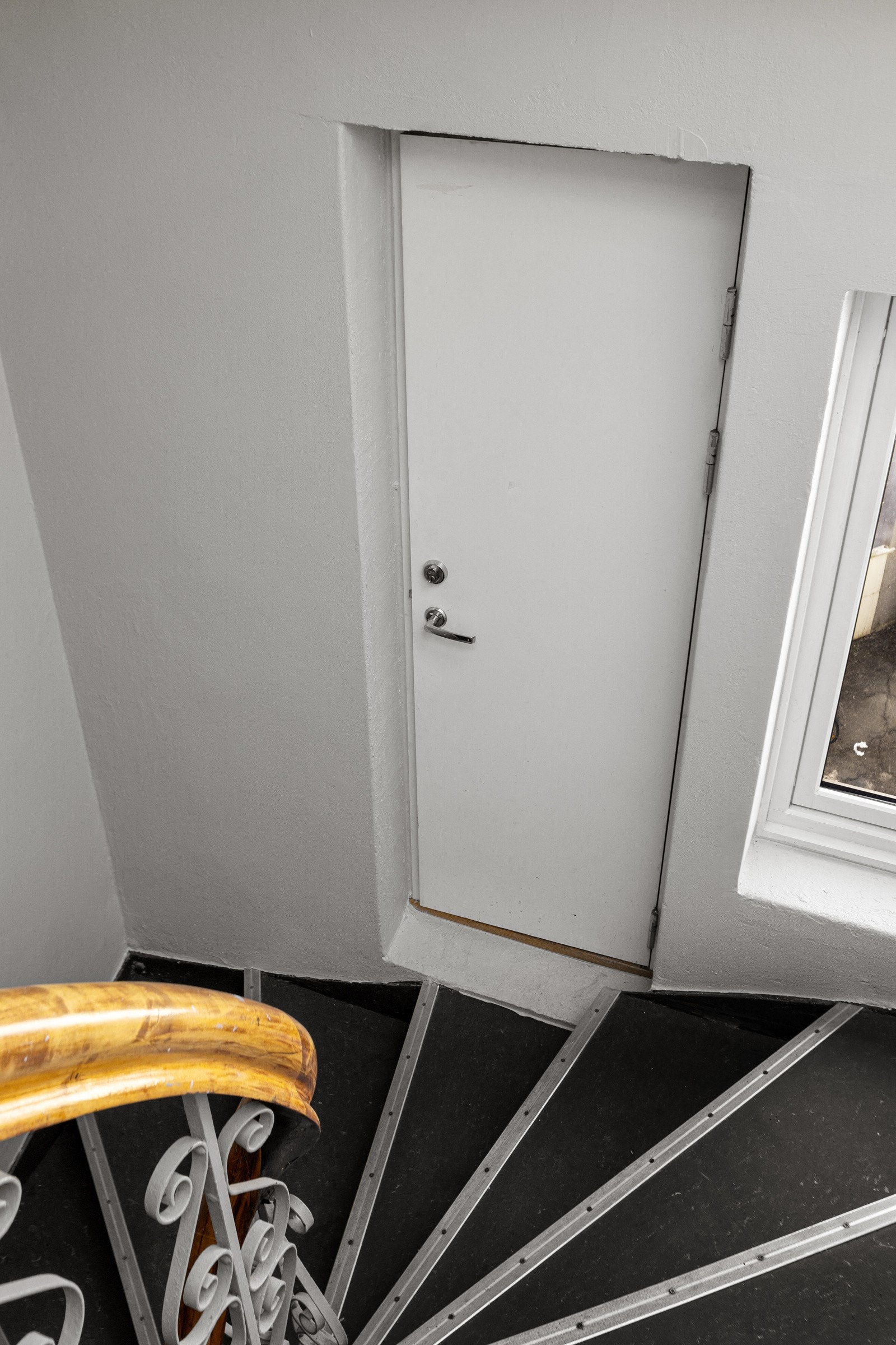 Leiligheten disponerer en bod i kjeller på ca. 7 m² samt en bod i trappeoppgang på ca. 1 m² Galleribilde