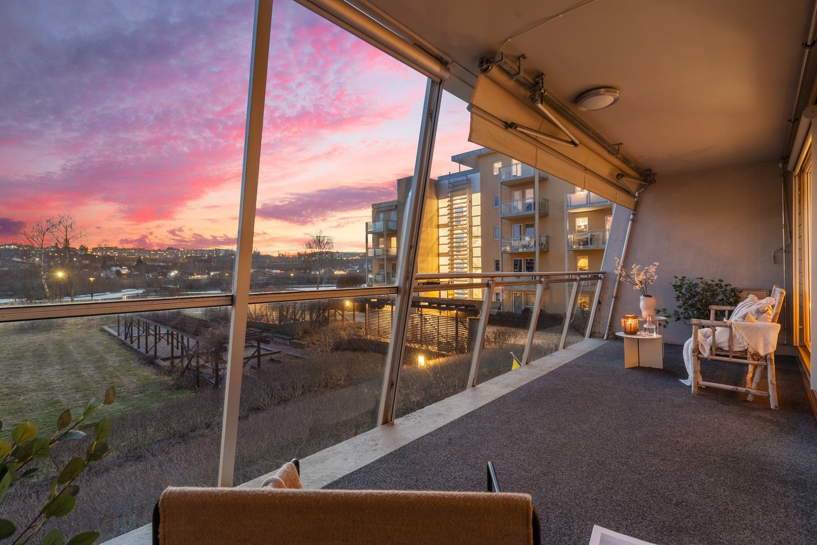 Her bor du tilbaketrukket, omgitt av vakre, naturskjønne omgivelser, hvor du kan oppleve en umiddelbar følelse av ro og velvære så snart du kommer hjem Galleribilde