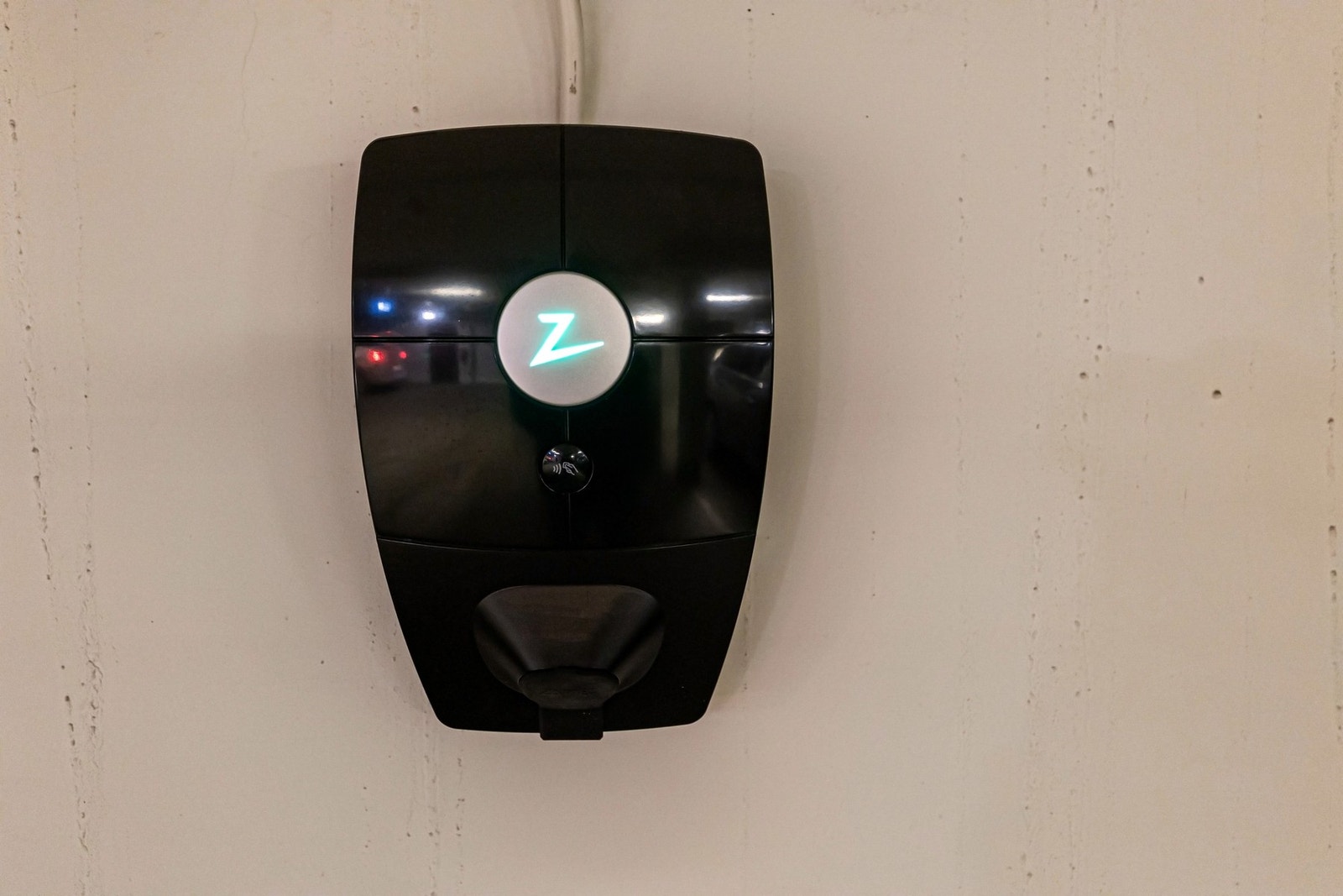 El-lader er montert på plassen Galleribilde