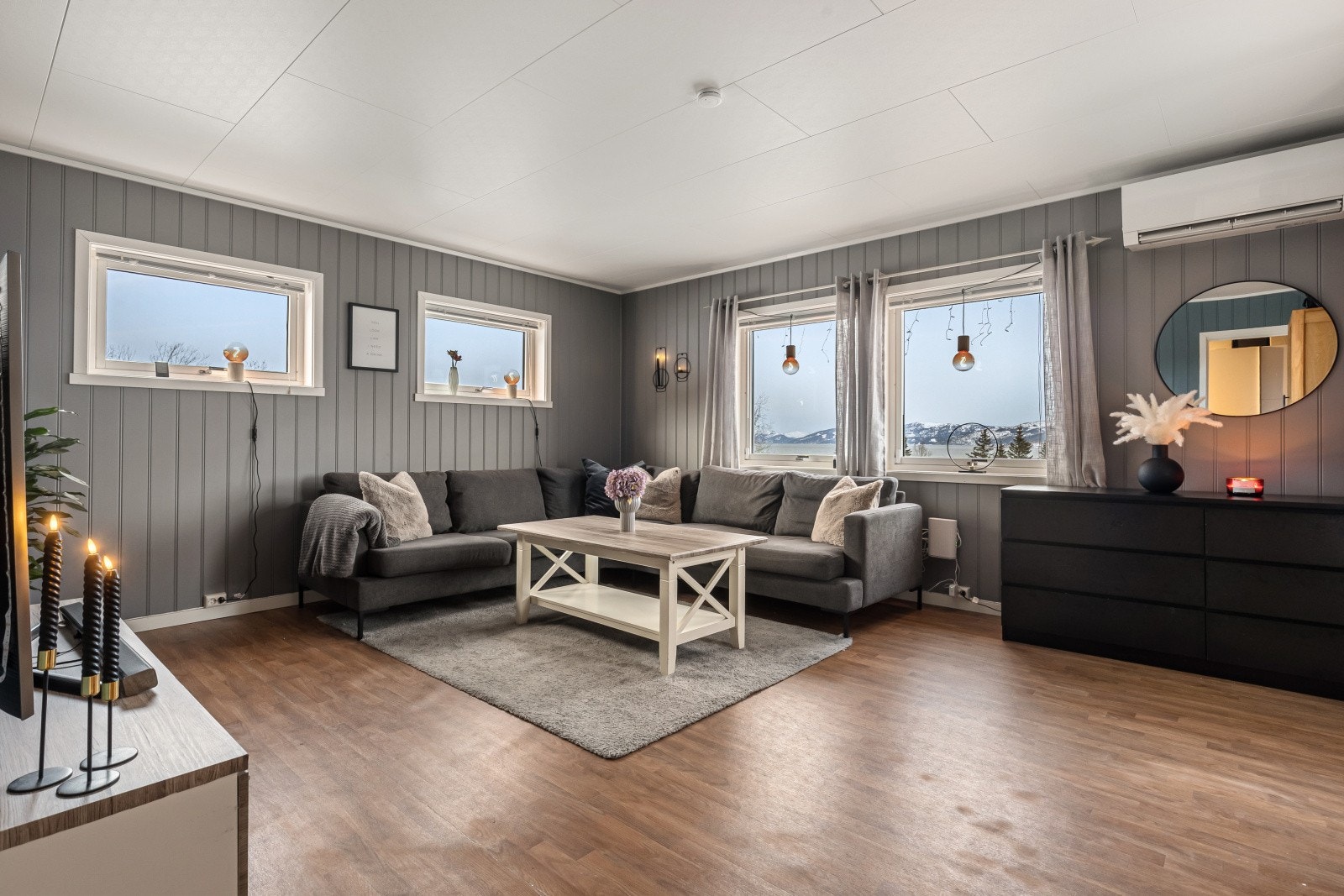 EIE eiendomsmegling har gleden av å presentere Sørlandsveien 488 | En hyggelig enebolig beliggende i landlige omgivelser på en fantastisk utsiktstomt Galleribilde