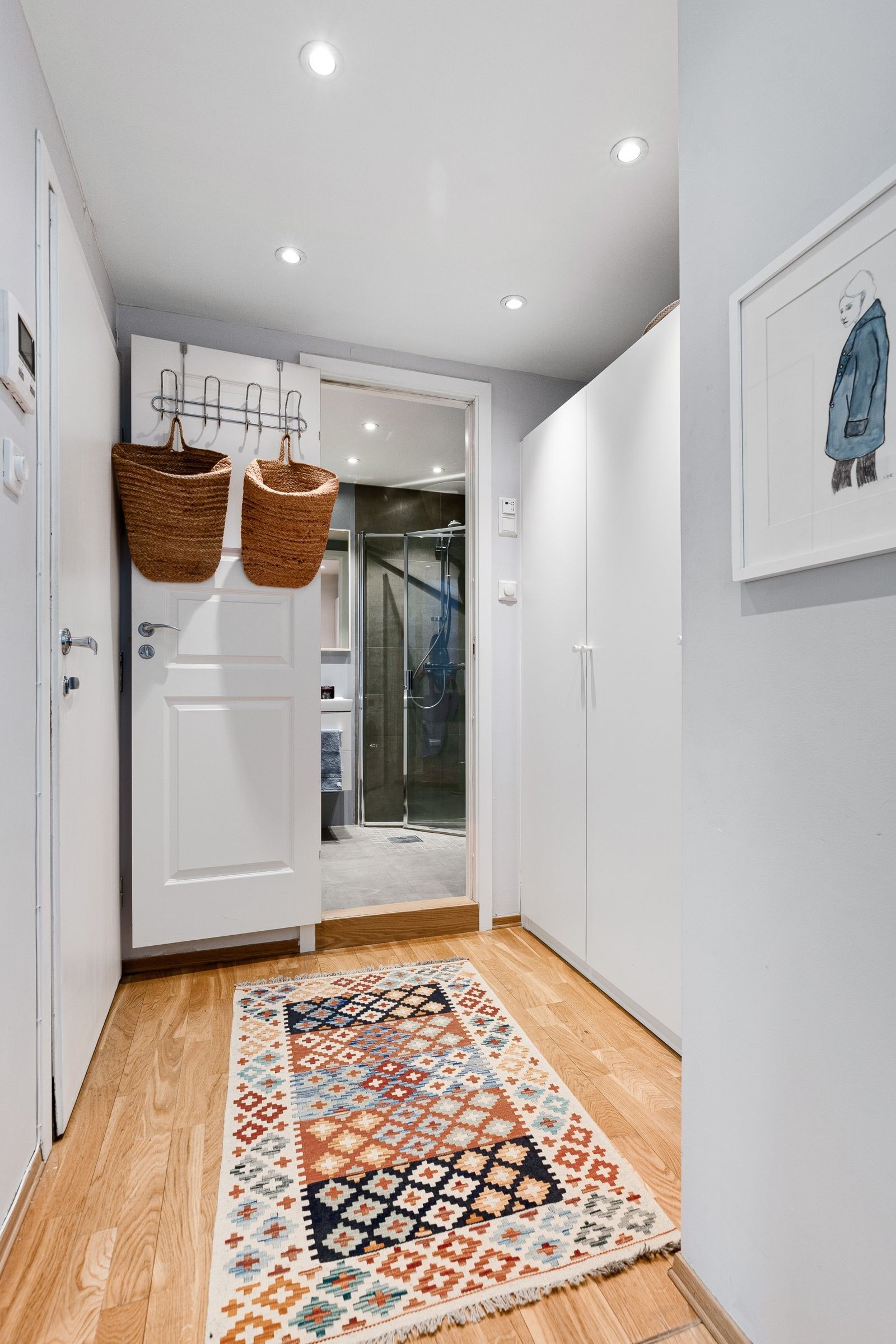 Entré med garderobeskap Galleribilde