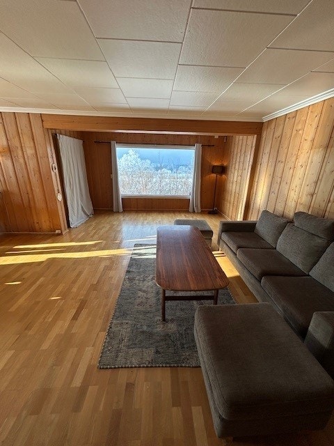 Stuen (med panoramavindu mot Randsfjorden). Galleribilde