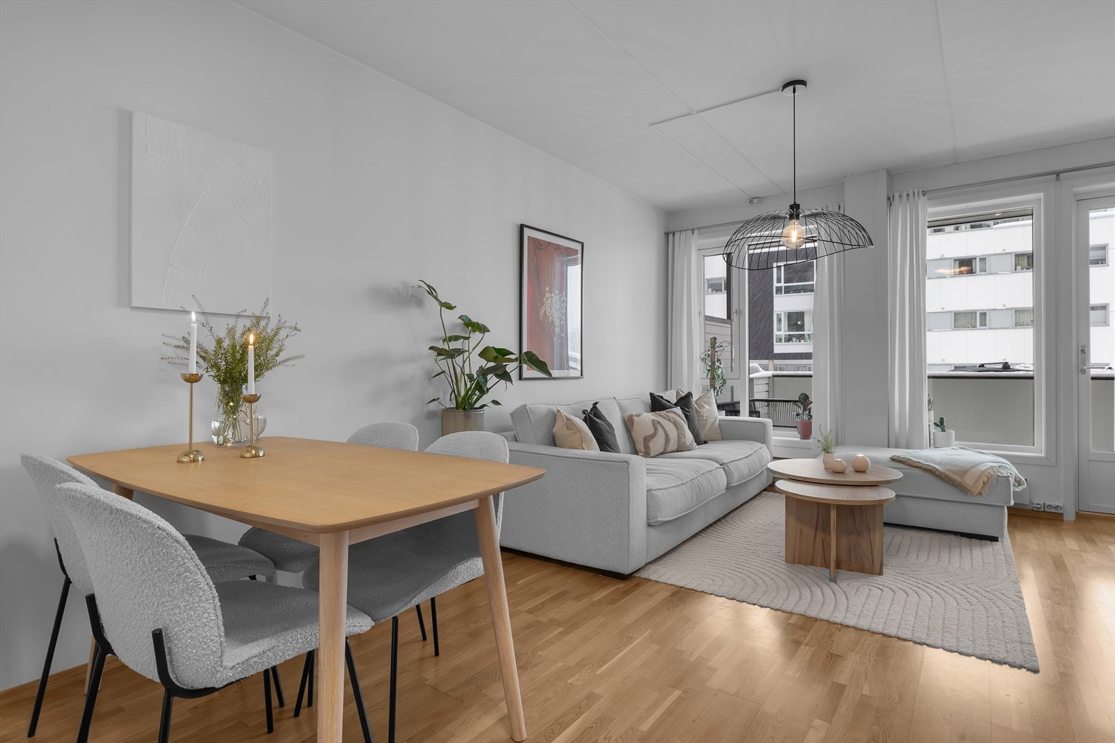 Leiligheten fremstår som lys og trivelig Galleribilde