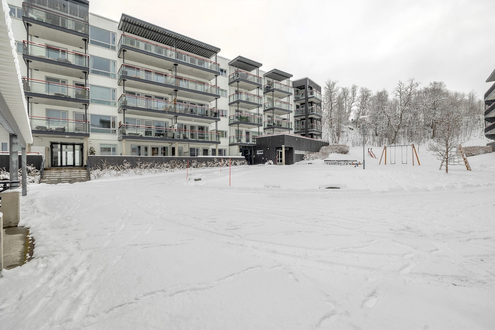 Fagereng er kjent for sine svært gode sol- og utsiktsforhold, samt sin umiddelbare nærhet til velkjente turområder som Telegrafbukta og lysløypa Galleribilde