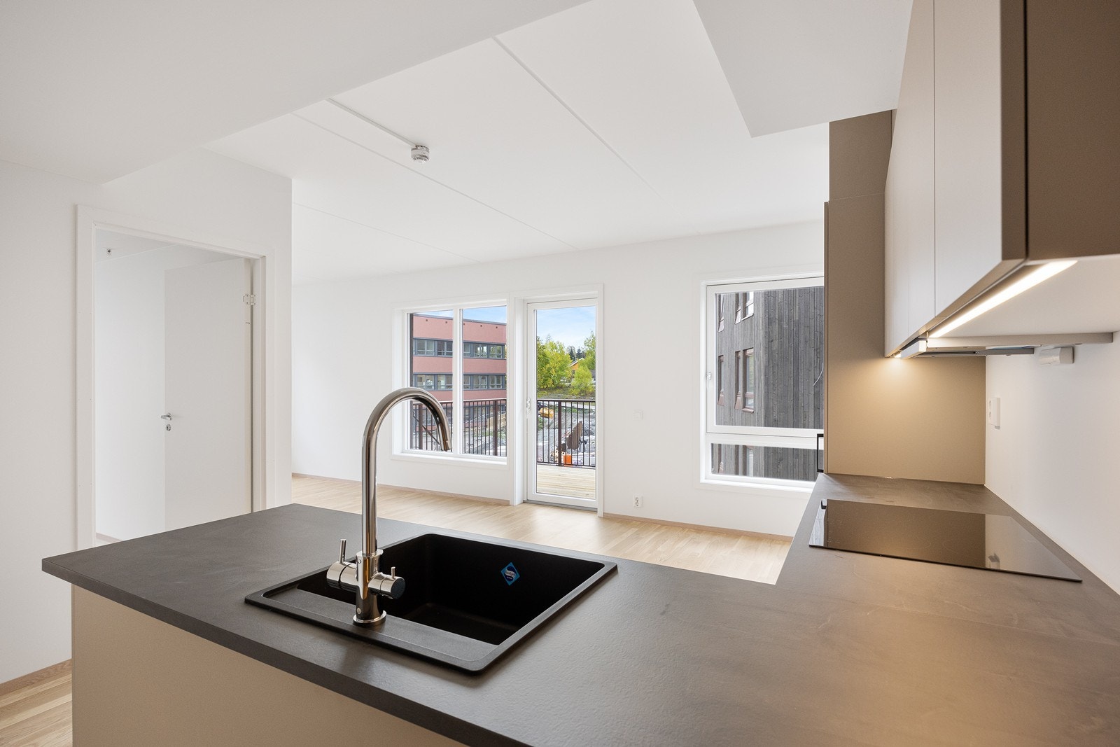 Den gjennomgående moderne stilen gir et godt helhetsinntrykk av leiligheten. Galleribilde