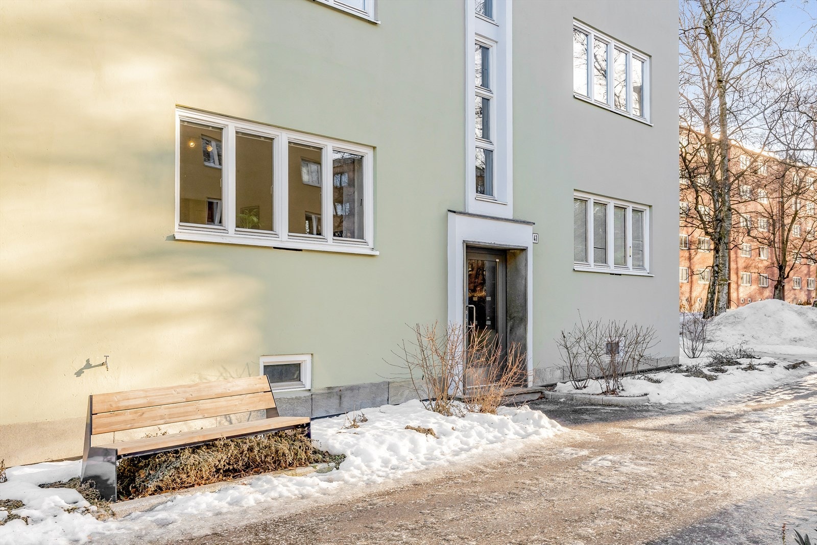 Hyggelig inngangsparti som gir boligen et godt førsteinntrykk. Galleribilde