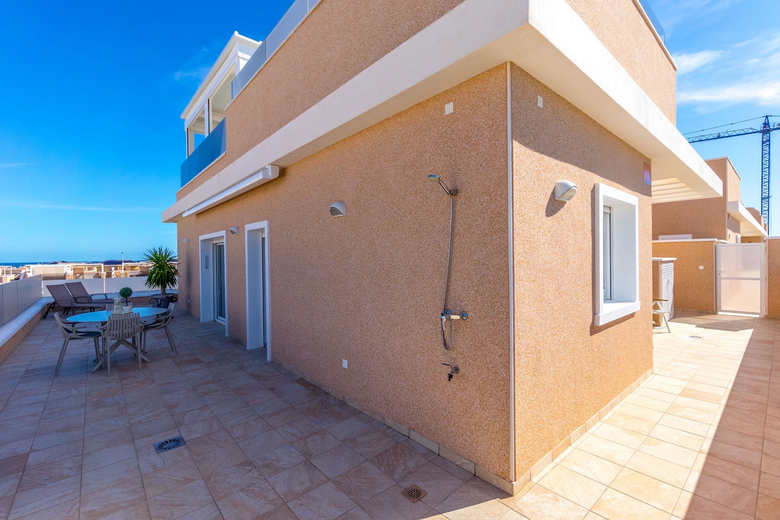 Terrasse på 1. plan Galleribilde