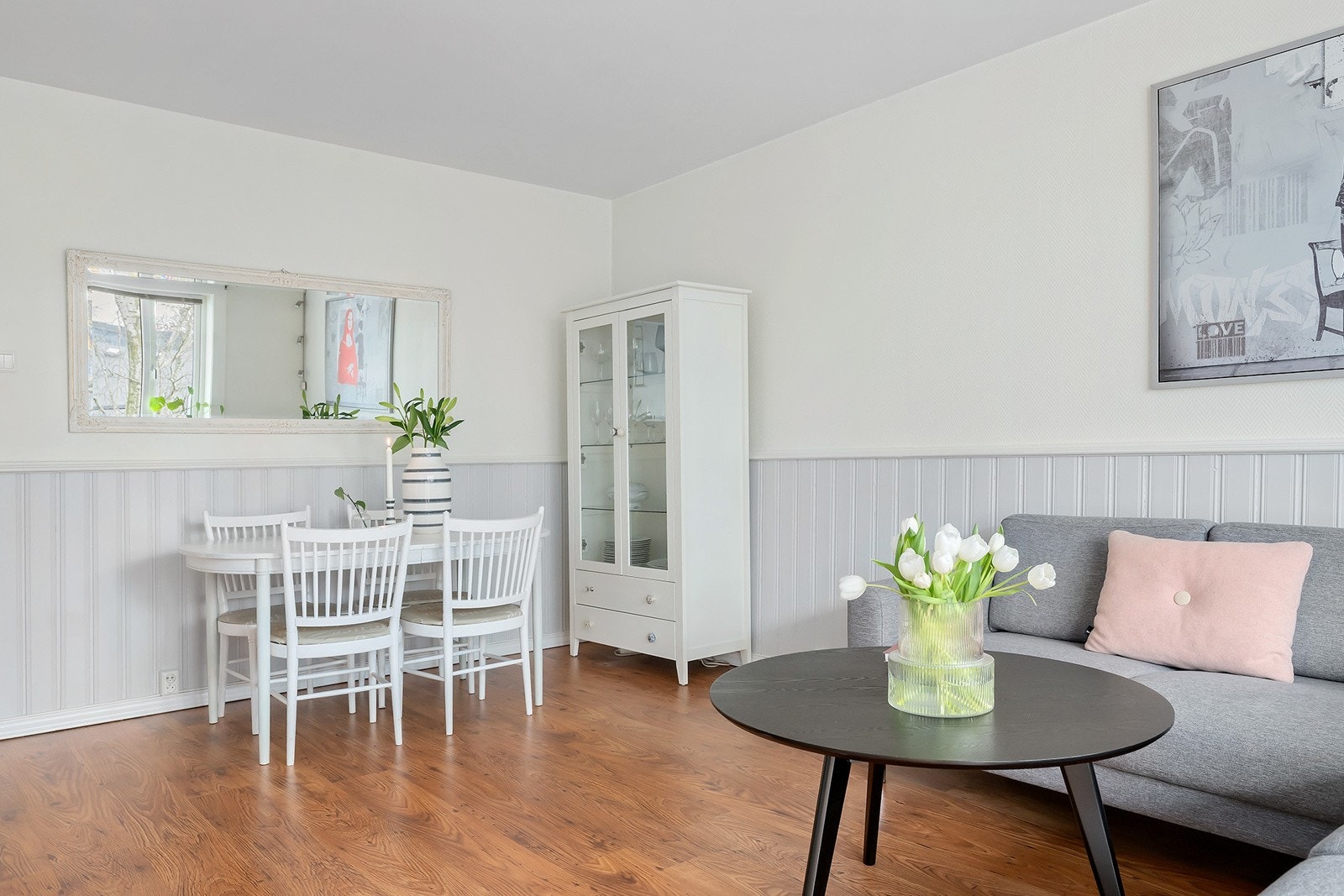 Stor stue med plass til spisestue Galleribilde