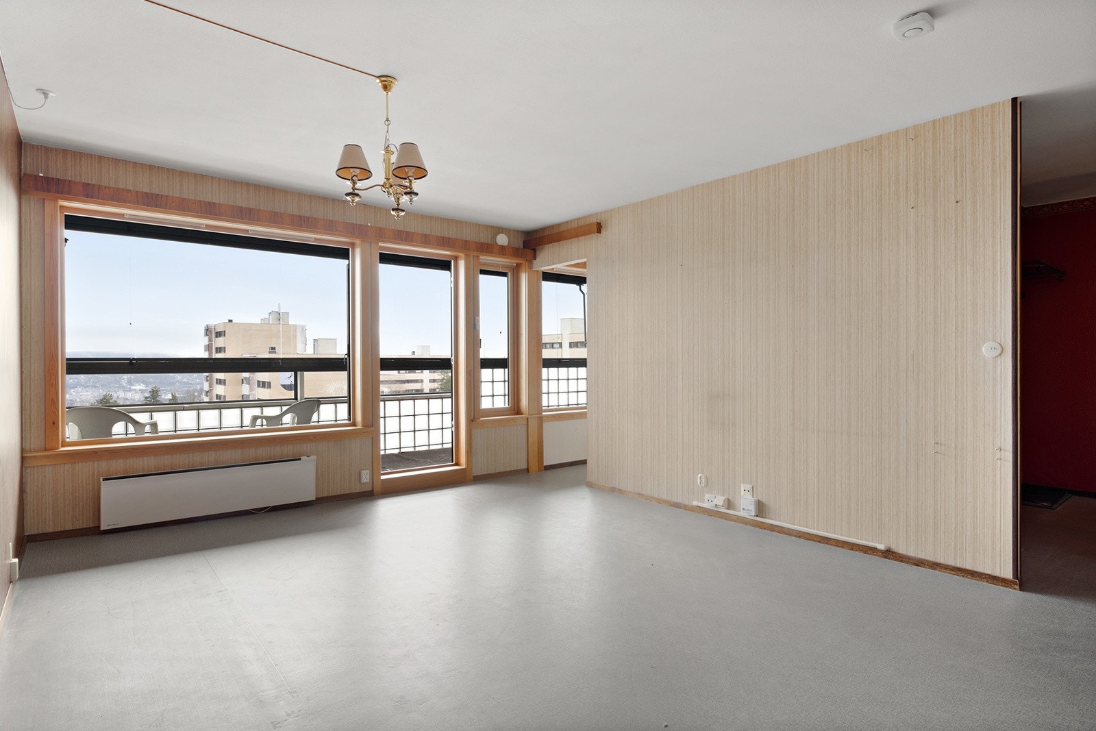 Store vindusflater i stuen Galleribilde