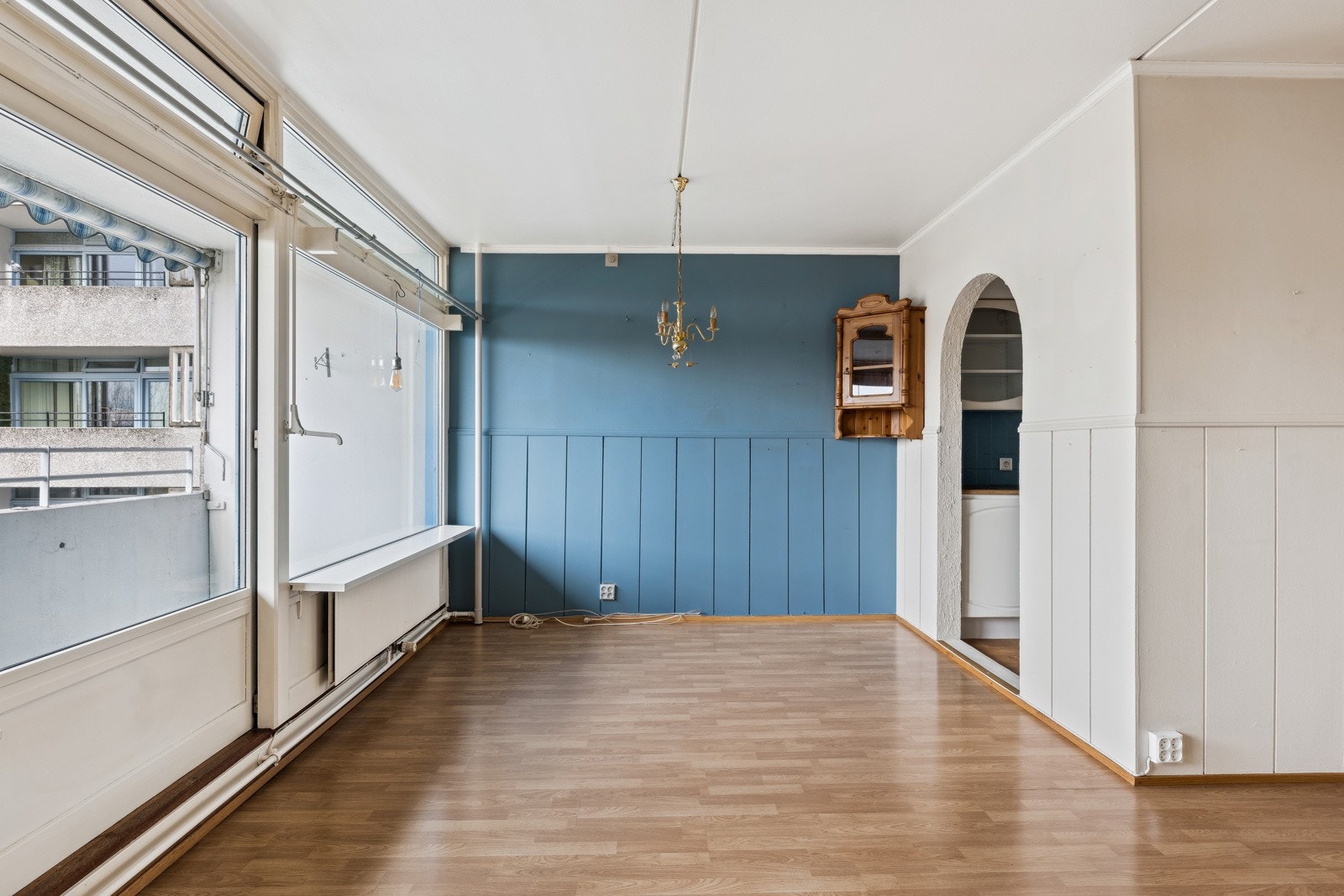 God plass til spisestuebord ved kjøkkenet. Galleribilde