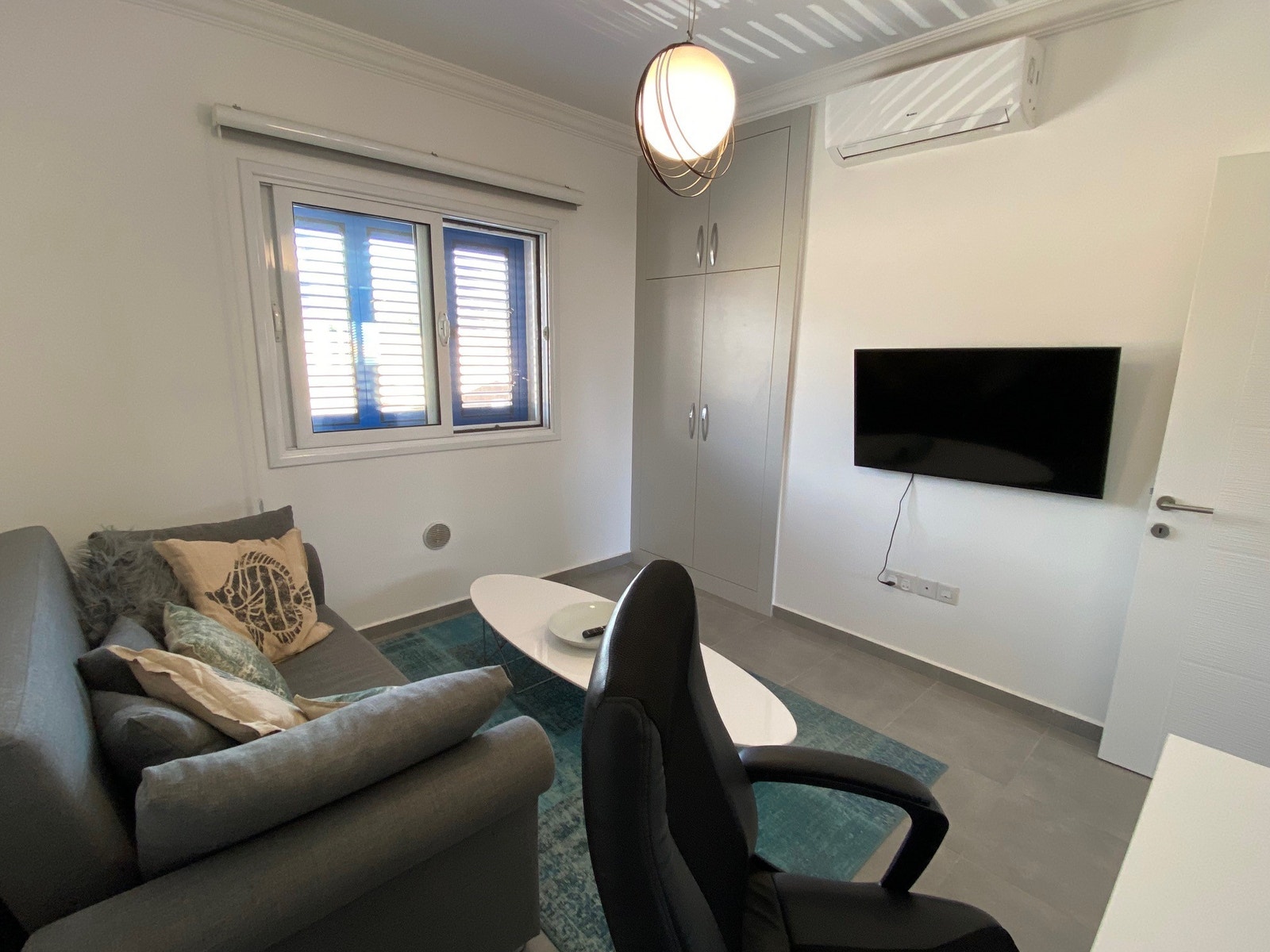 TV stue / kontor med sovesofa Galleribilde