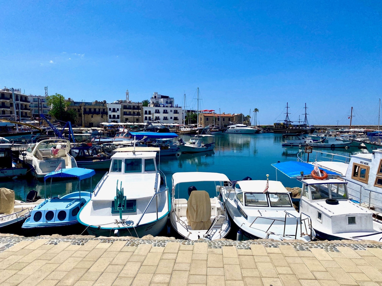 Havnen i Kyrenia Galleribilde