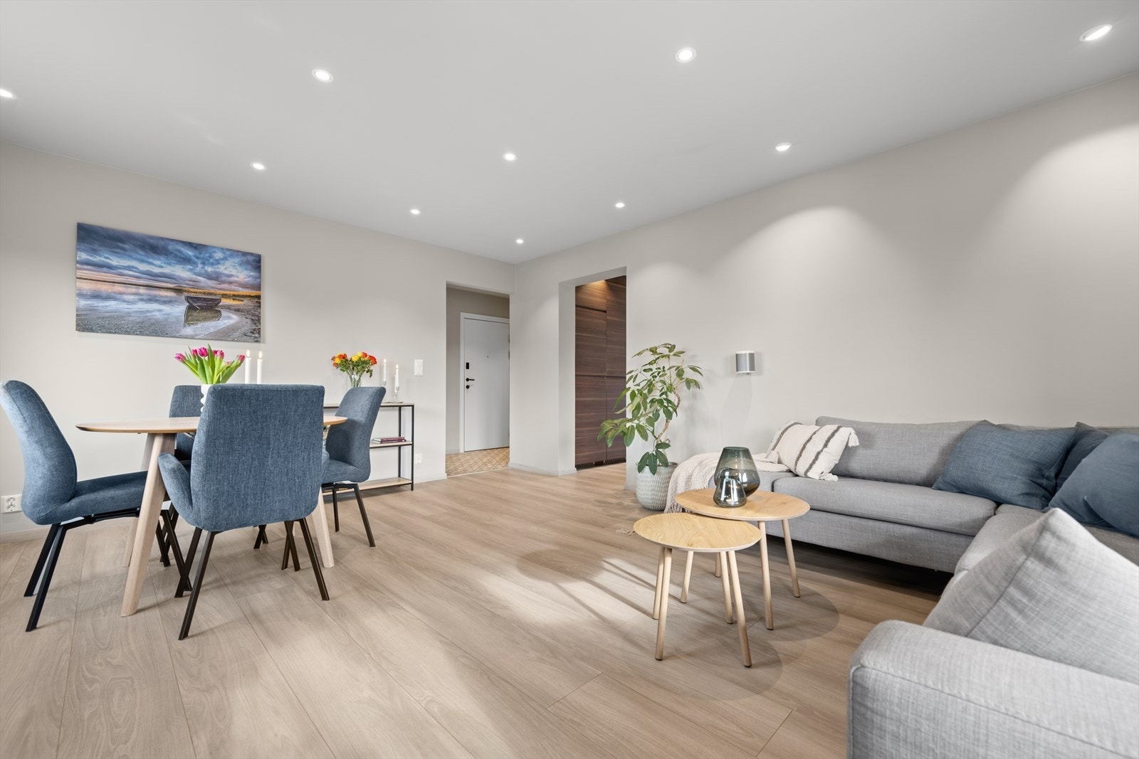 Det er også plass til spisebord. Galleribilde