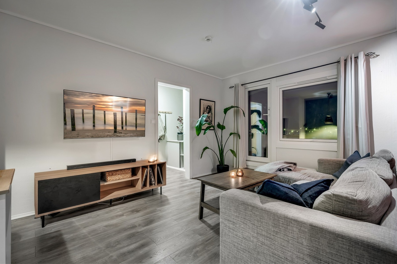 Takterrassen på 27 kvm er en herlig forlengelse av leilighetens areal på sommerstid. Galleribilde