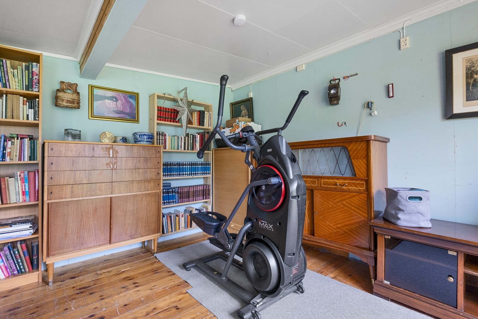 Oppholdsrom tilknyttet garasje. Galleribilde