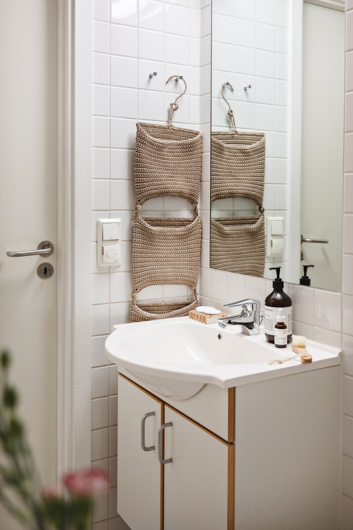 Videre er det elektriske varmekabler i gulv samt mekanisk avtrekk. Galleribilde