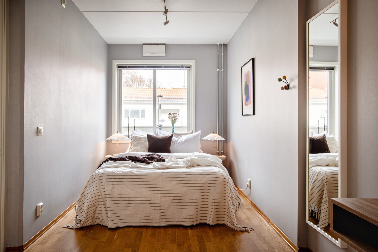 Stort og luftig soverom. Galleribilde