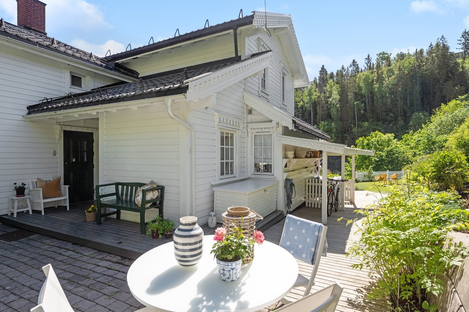 Pent opparbeidet inngangsparti. Galleribilde