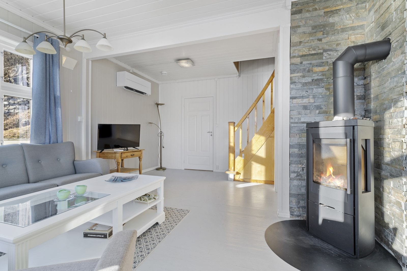 Stuen har også ny varmepumpe fra 2021 Galleribilde