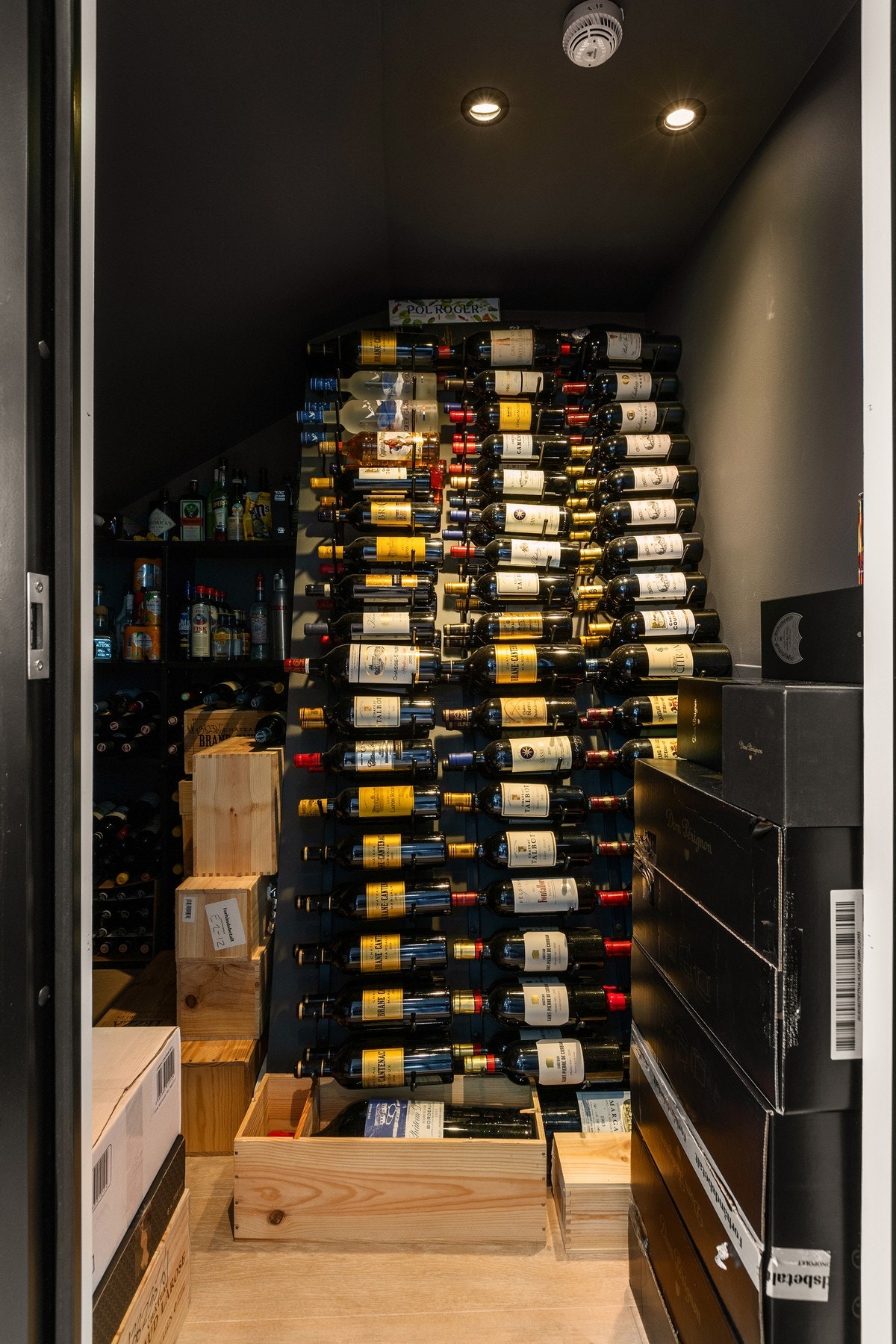 Rikelig med oppbevaringsplass sikrer en praktisk og ryddig hverdag. Galleribilde