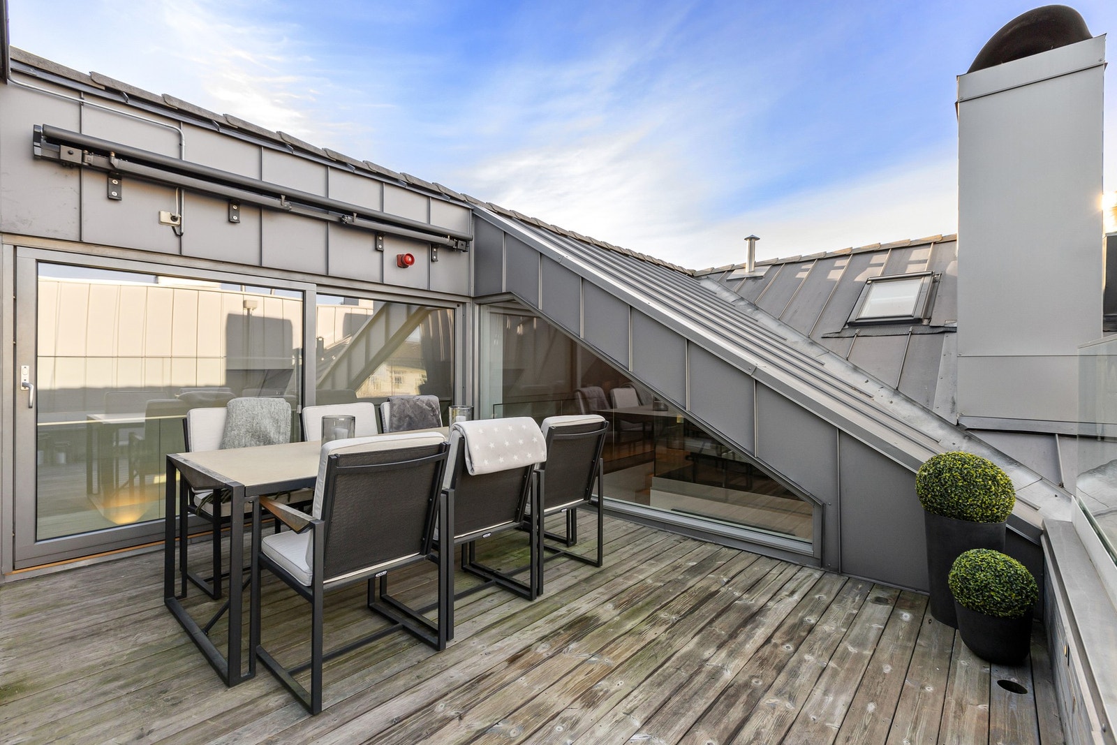 Takterrassen har direkte utgang fra gangen og er nordvendt. Galleribilde