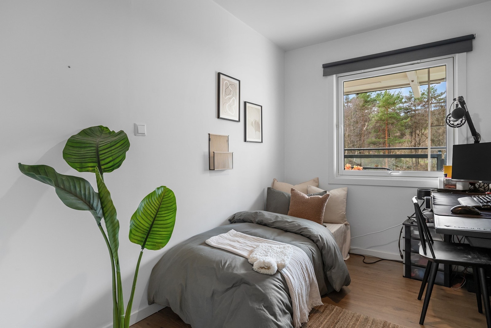 - Dette soverommet passer perfekt til gjester, barnerom eller som kontor! - Galleribilde