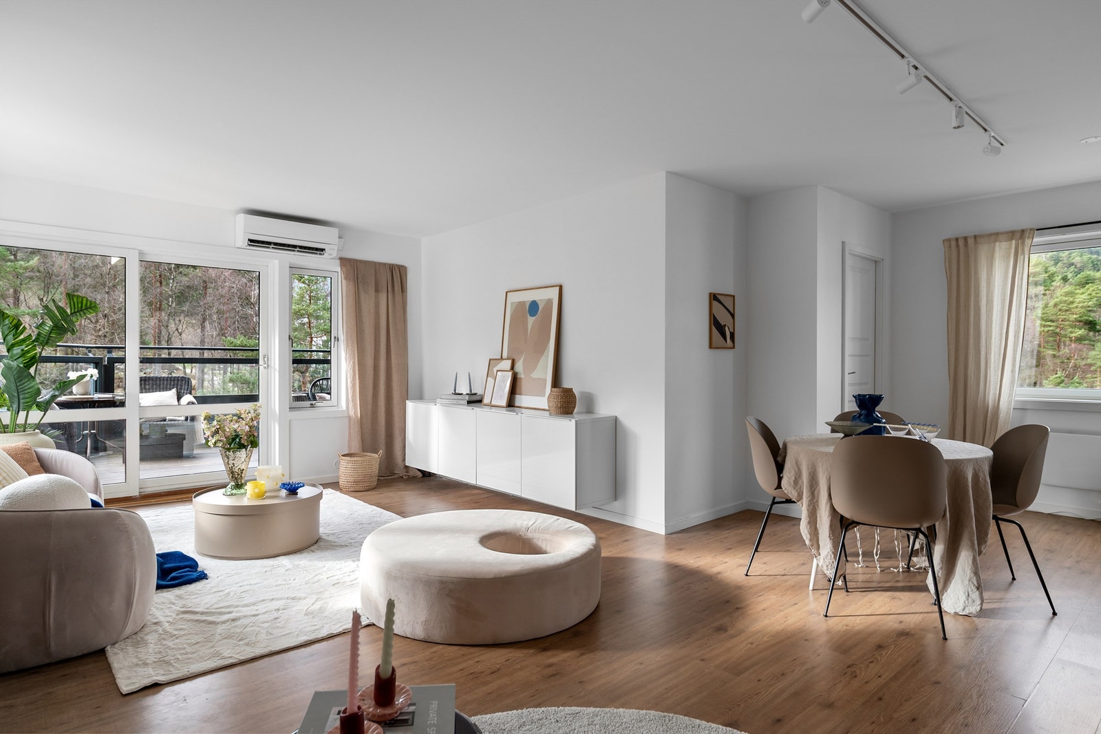 - Inngang til soverom fra stuen - Galleribilde