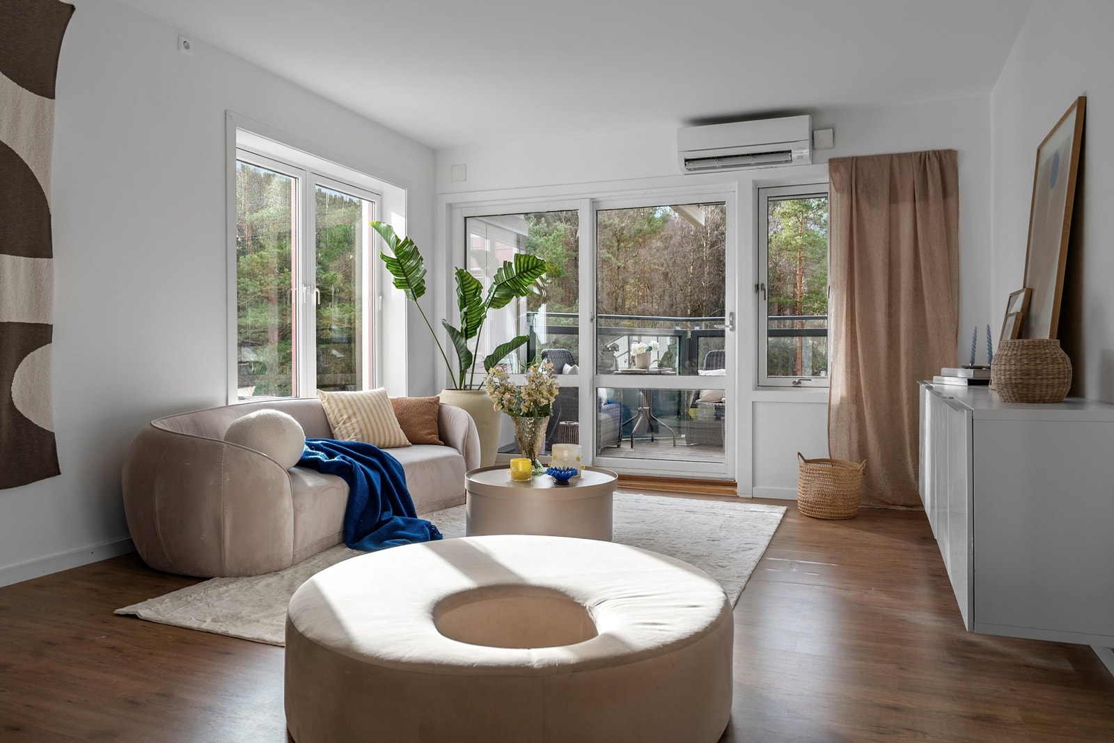 - Installert varmepumpe ved utgang til balkong - Galleribilde