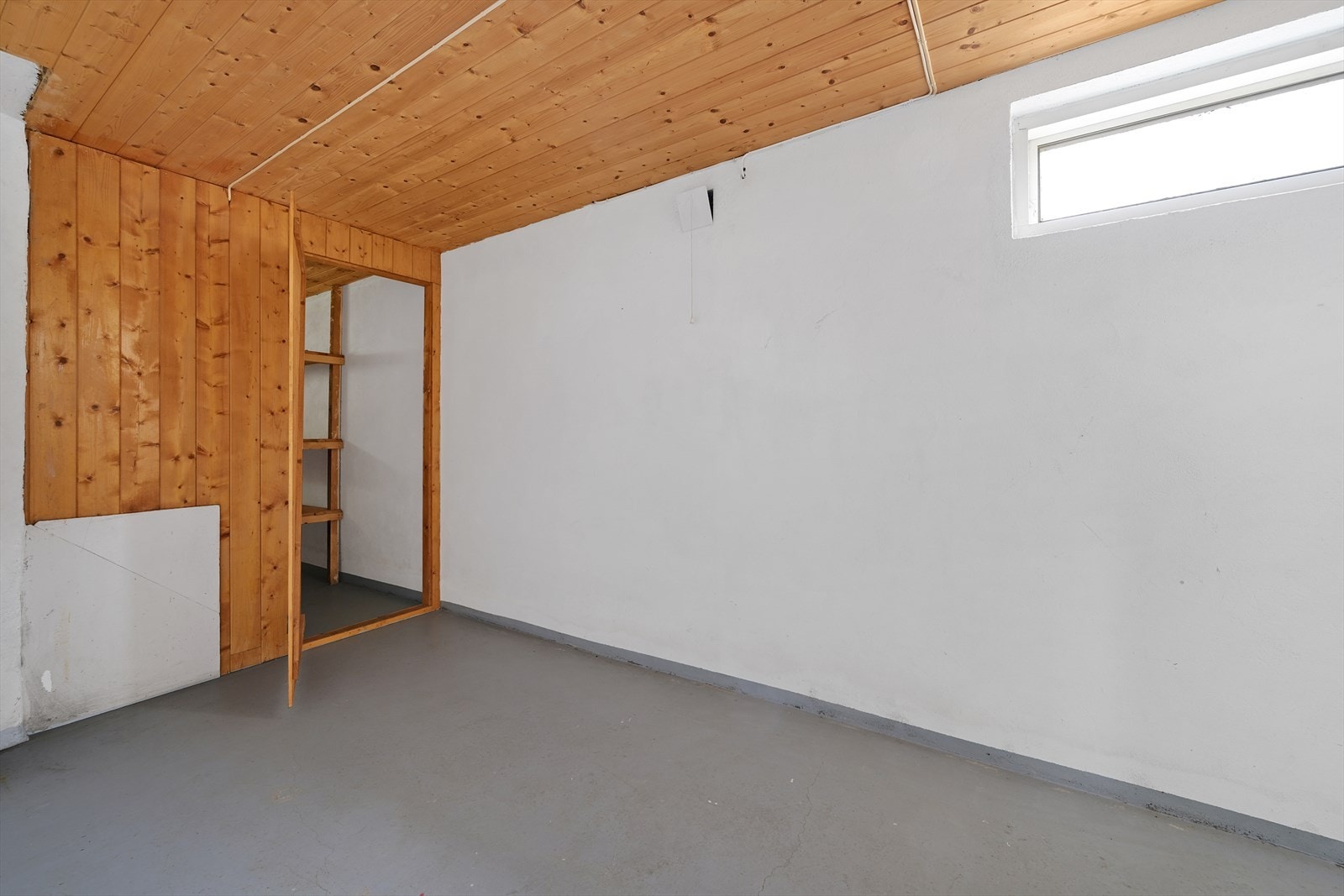 Kjeller bod Galleribilde