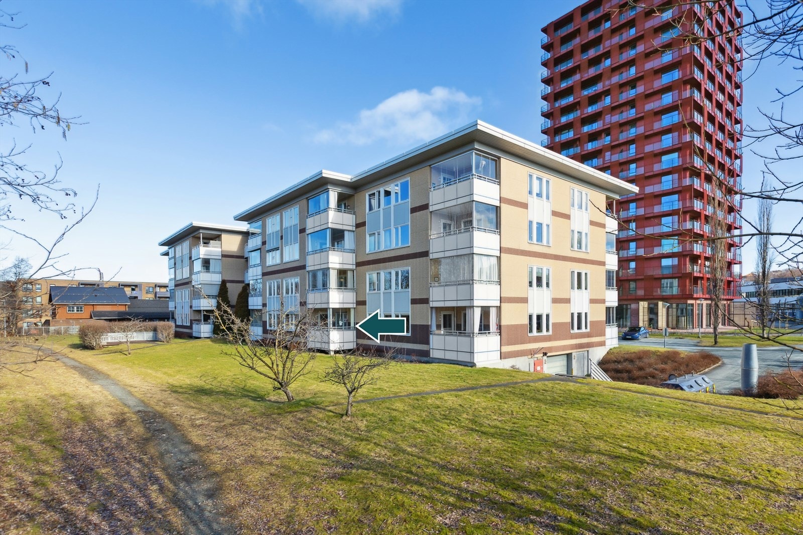 Velkommen til Tempevegen 11A! En skjermet og romslig 2-roms leilighet med flott beliggenhet ved Nidelva. Galleribilde