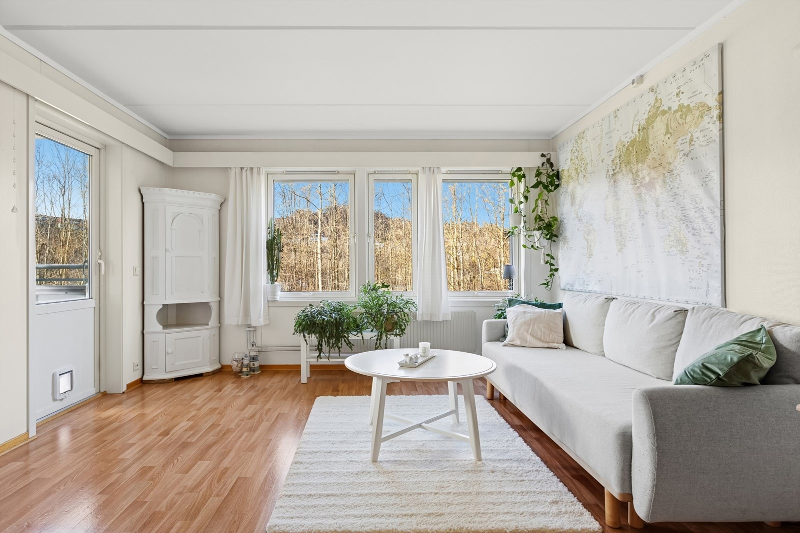 Gode vindusflater gir godt med naturlig lysinnslipp. Galleribilde