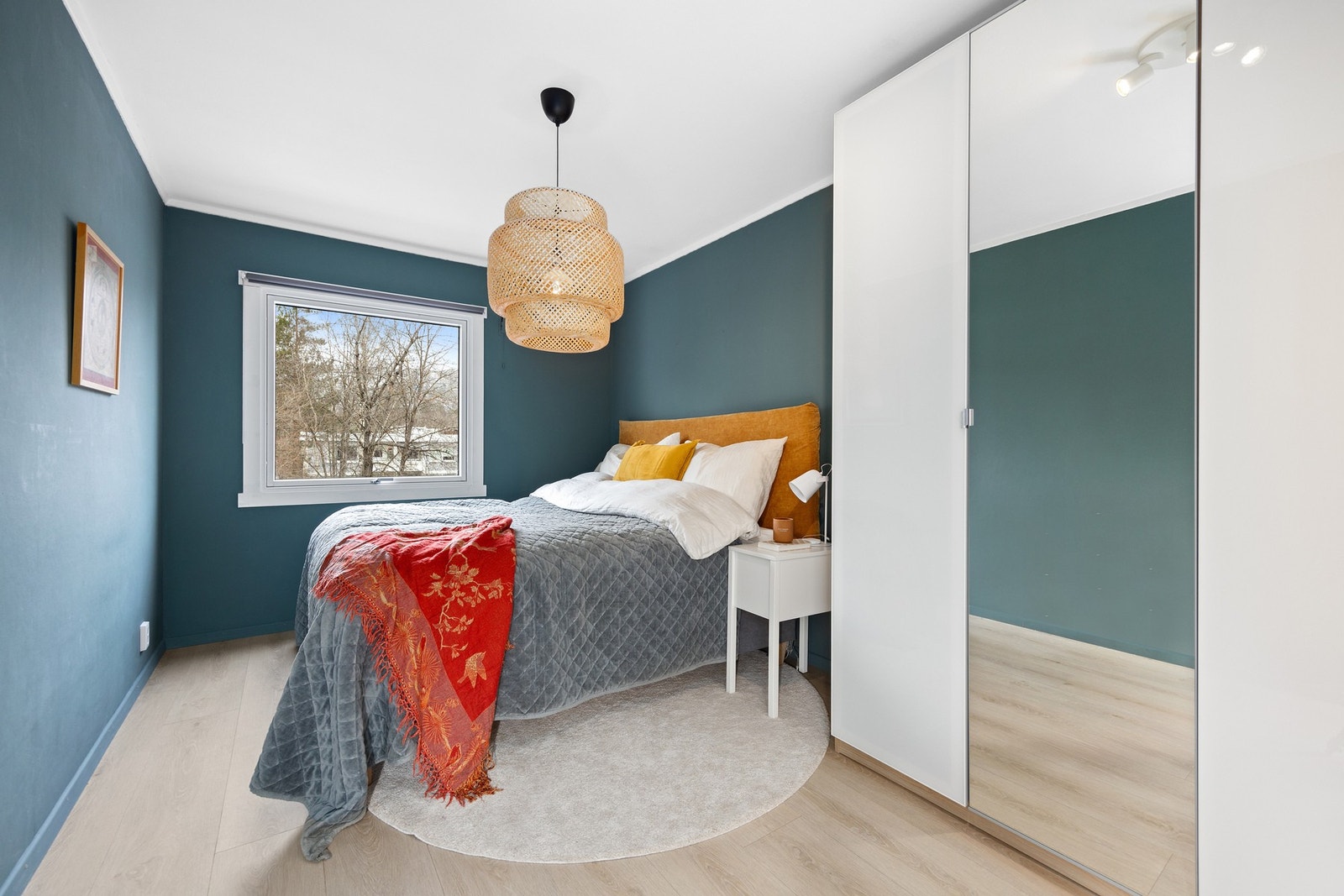 Hovedsoveromet har adkomst fra gangen. Galleribilde