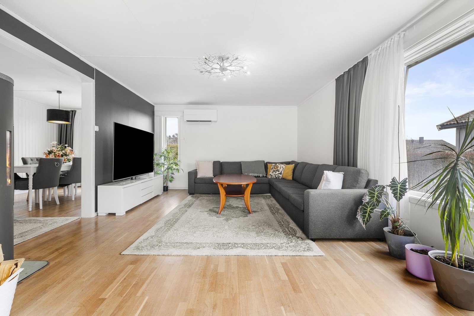 Boligen presenteres av Krister Johnsen Støme v/EiendomsMegler 1. Galleribilde