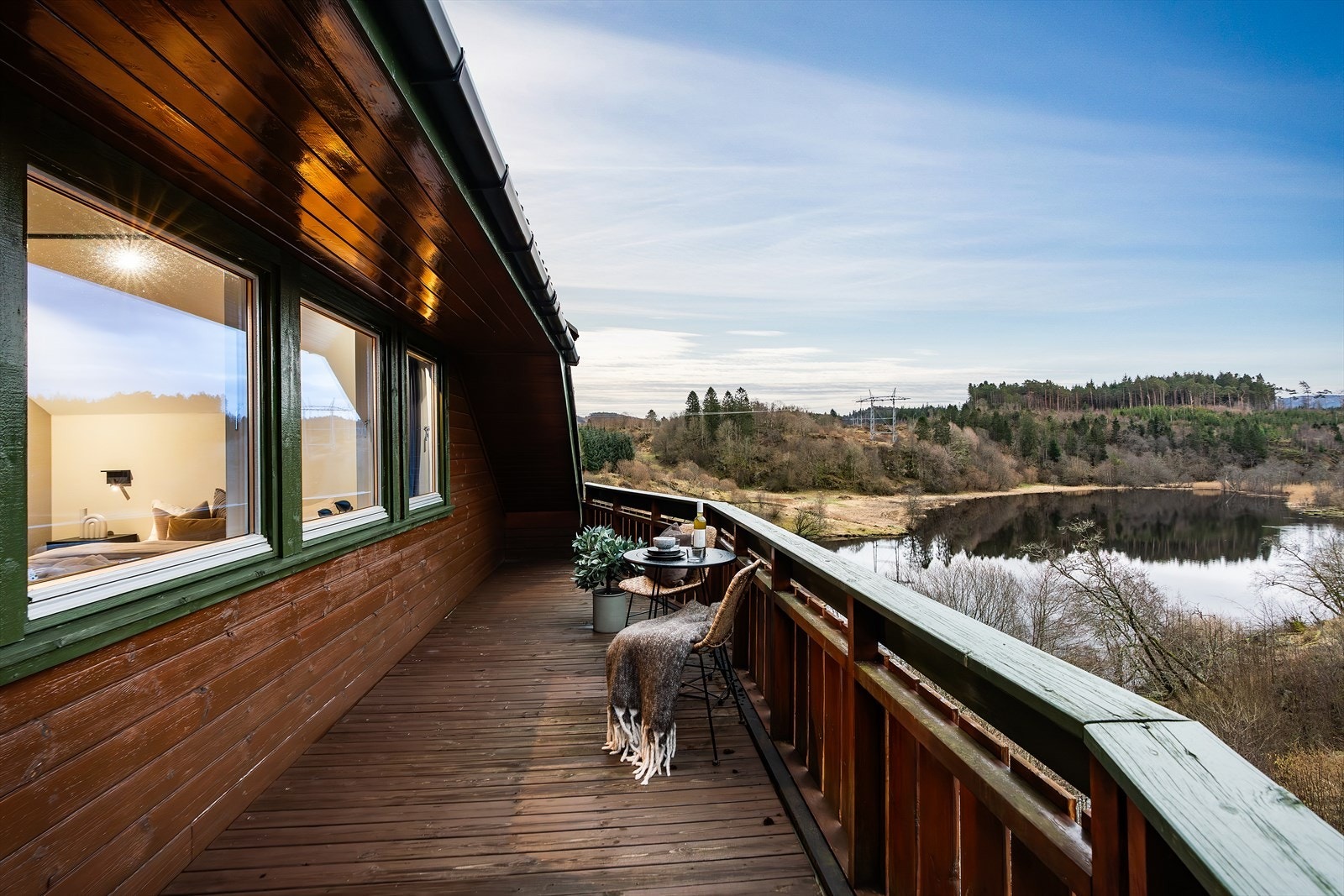 - Utenfor soverommet er det en terrasse på 15 m² - Galleribilde