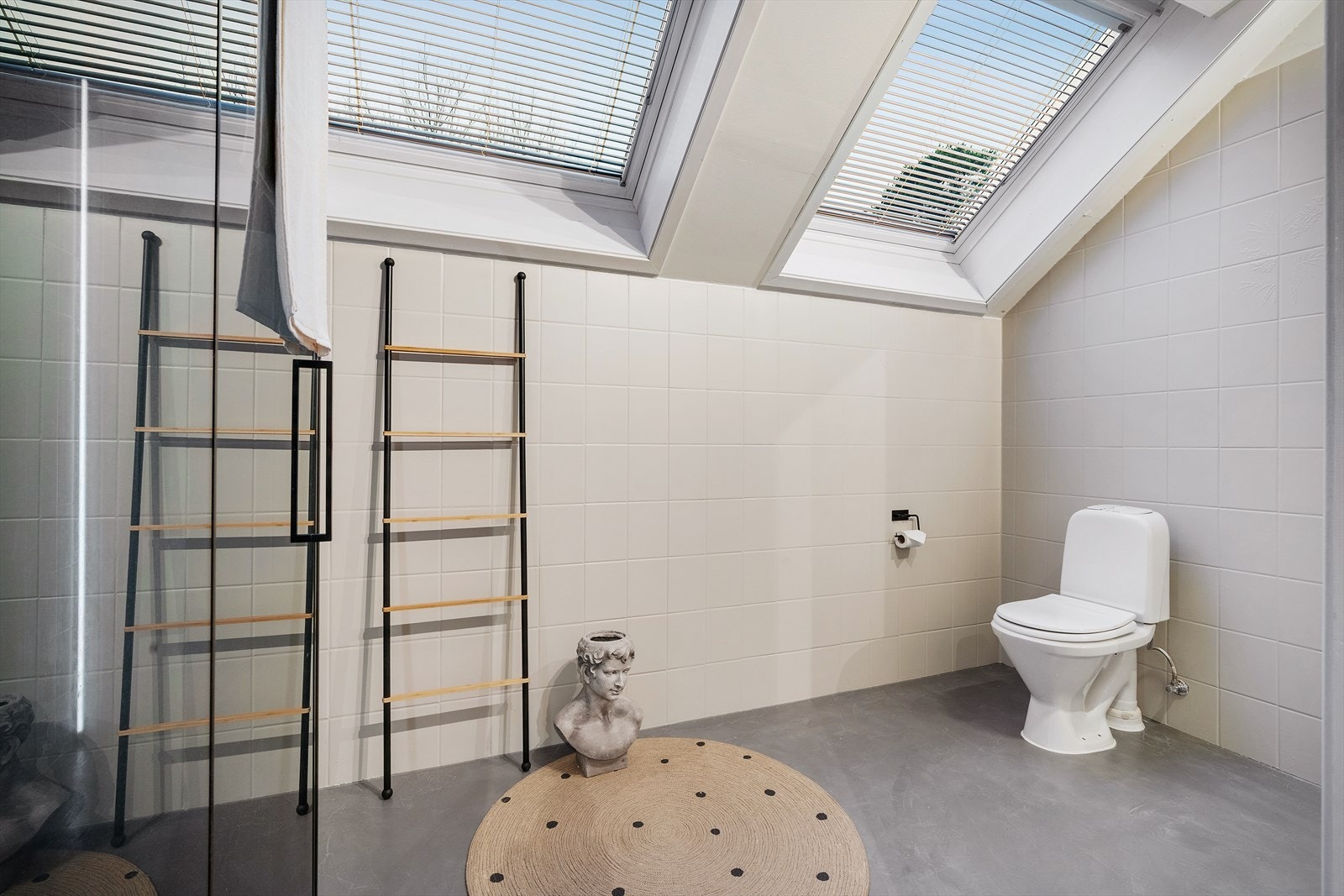 - Badet er utstyrt med varme i gulvet - Galleribilde